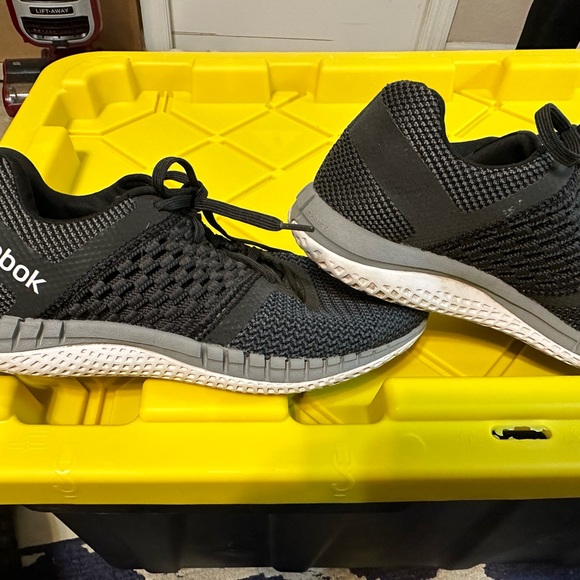 Women’s Reeboks - Picture 4 of 5